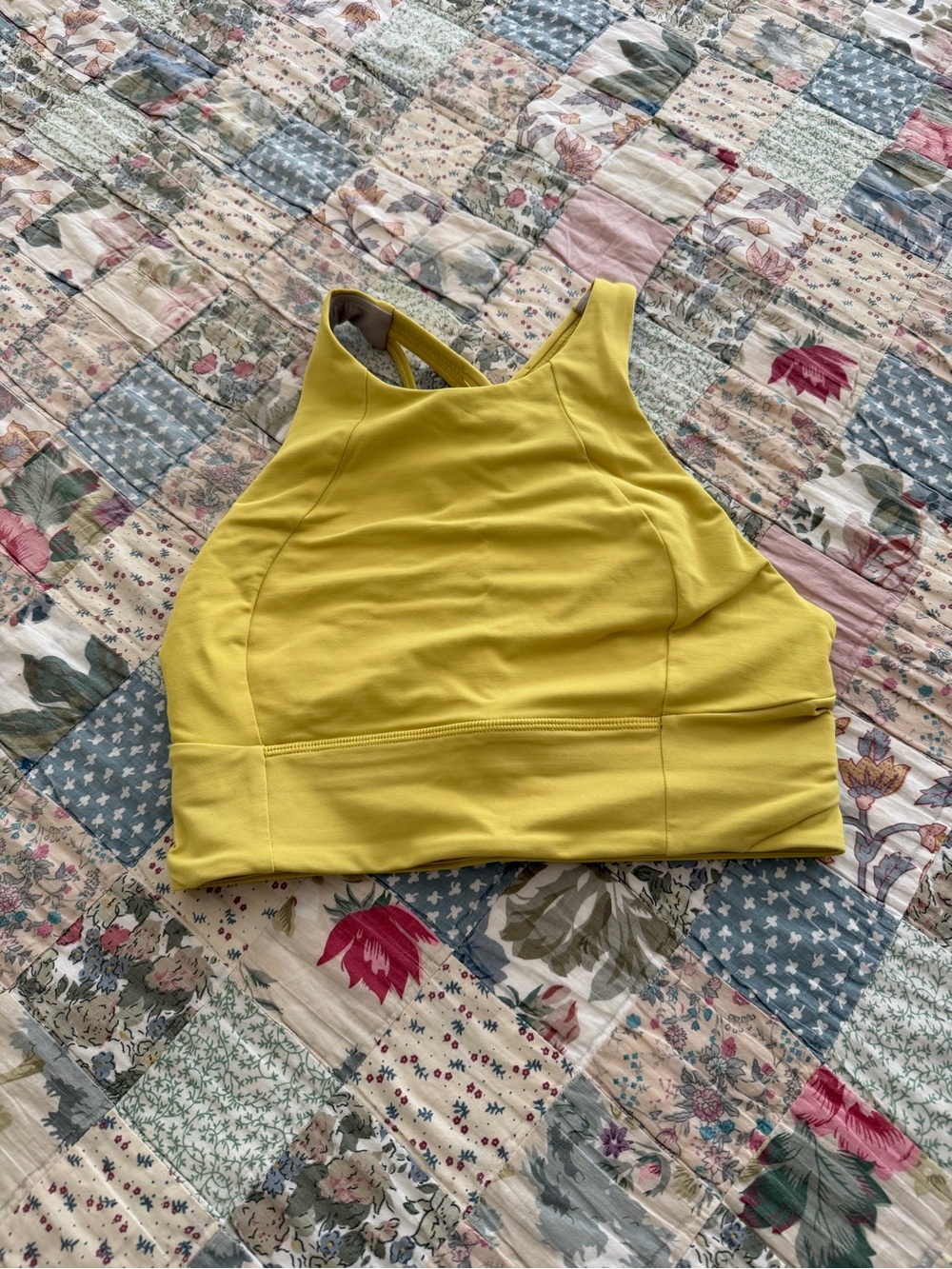 LULULEMON FREE TO BE SERENE SPORTS BRA HIGH NECK LONG LINE YELLOW SIZE 6.